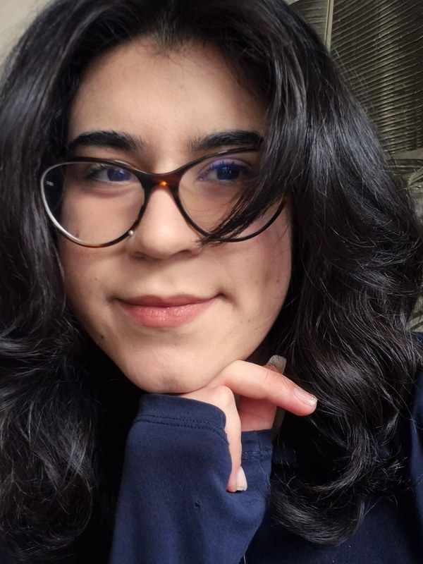Özge Özlü